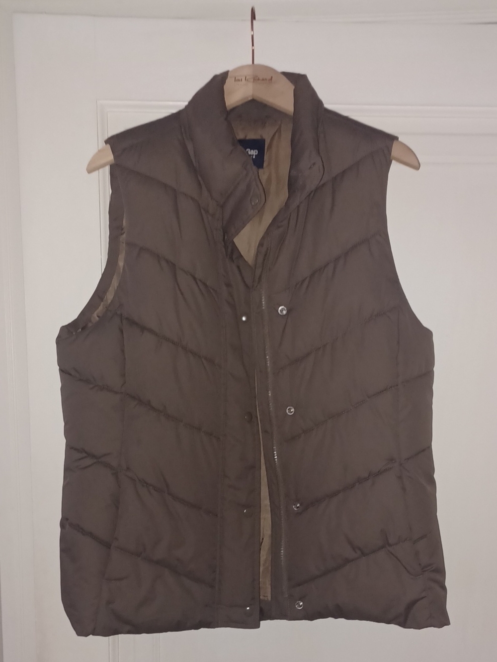 GAP Quilted Puffer Vest in Brown